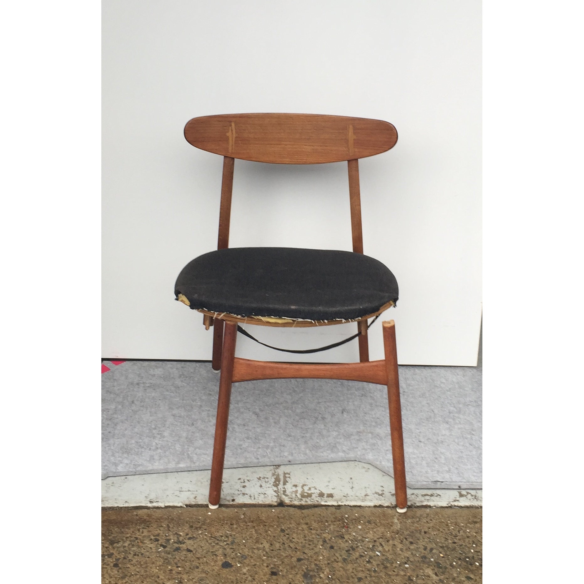 Wegner CH30 before restoration by Deka