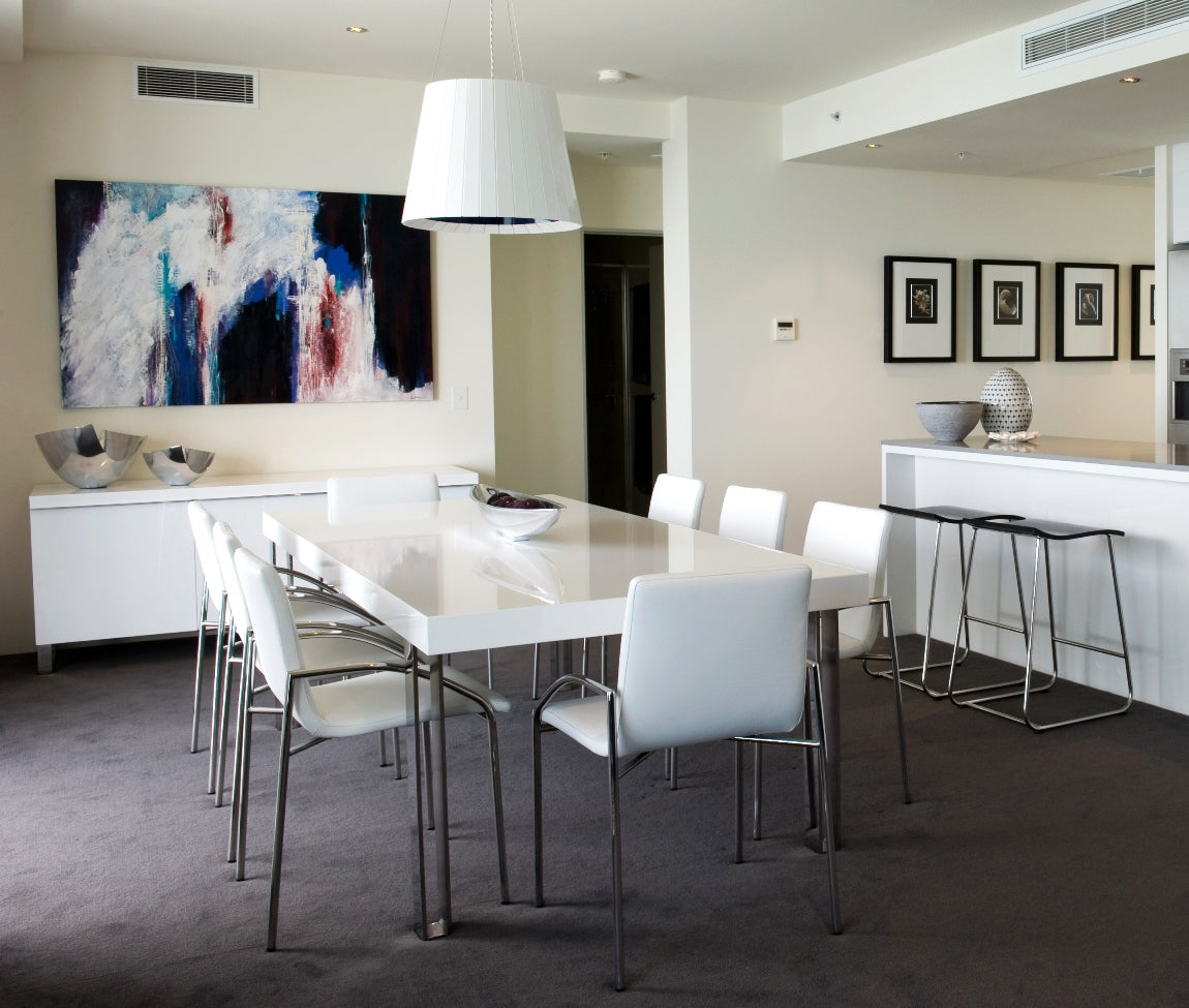 Circle on Cavill Apartment