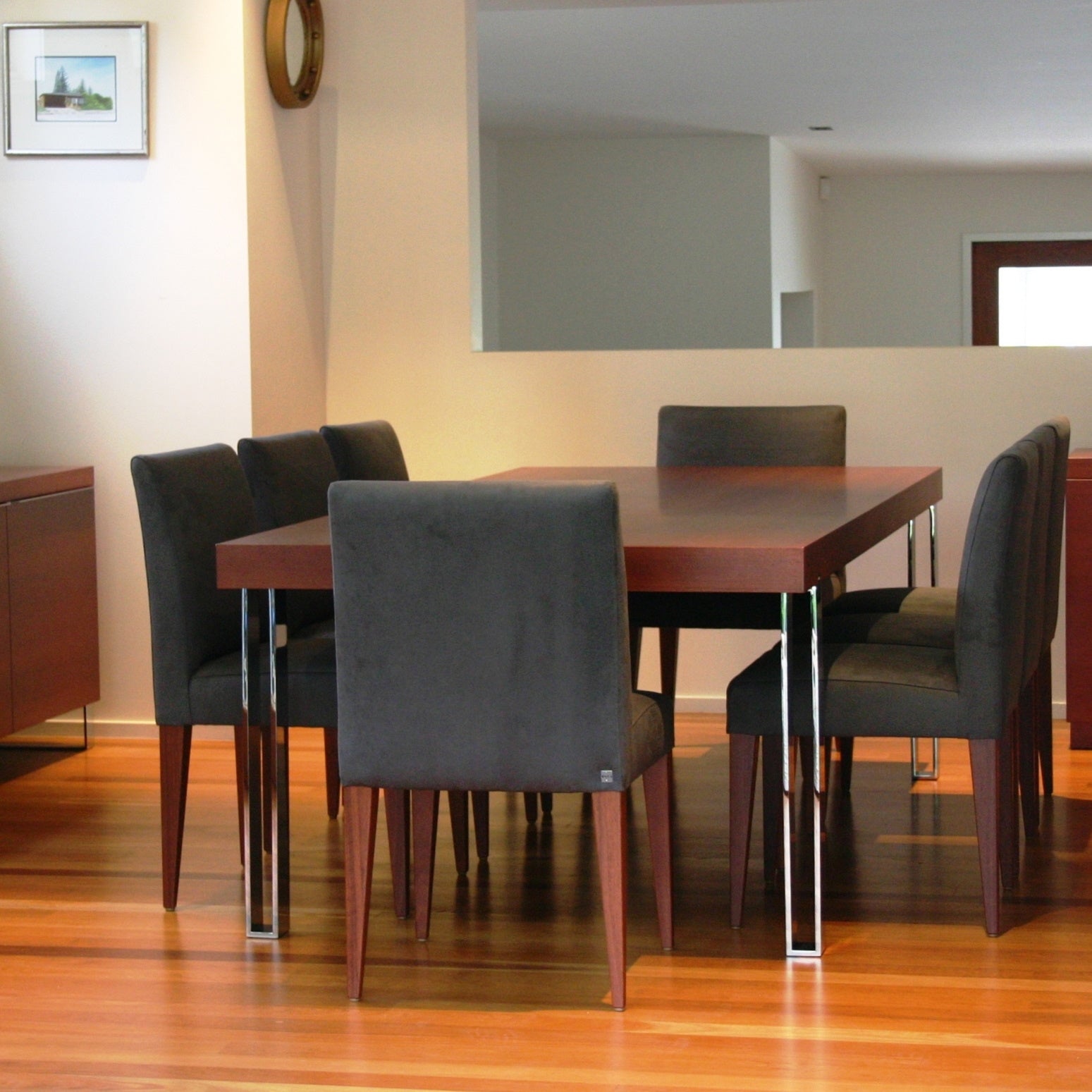 Jacqueline dining table by Deka