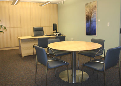 Neo medium meeting table with ALexander chairs