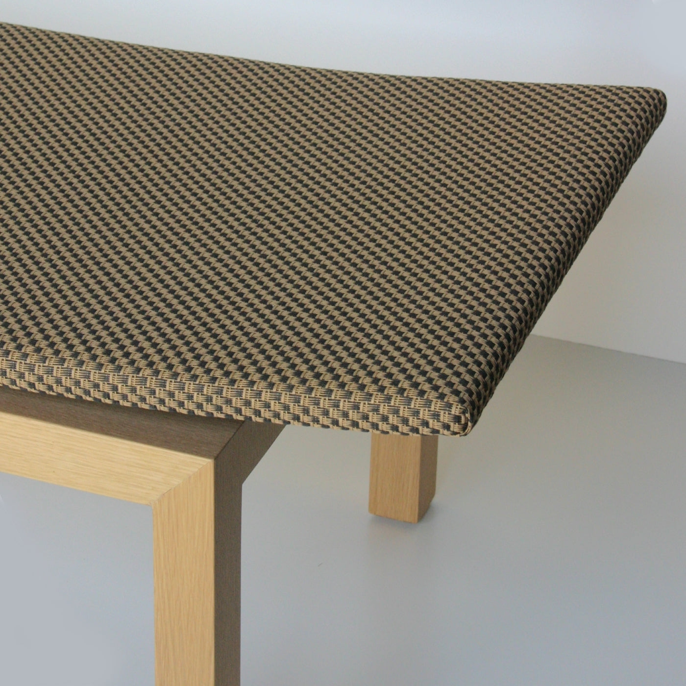 Jann bench by Deka