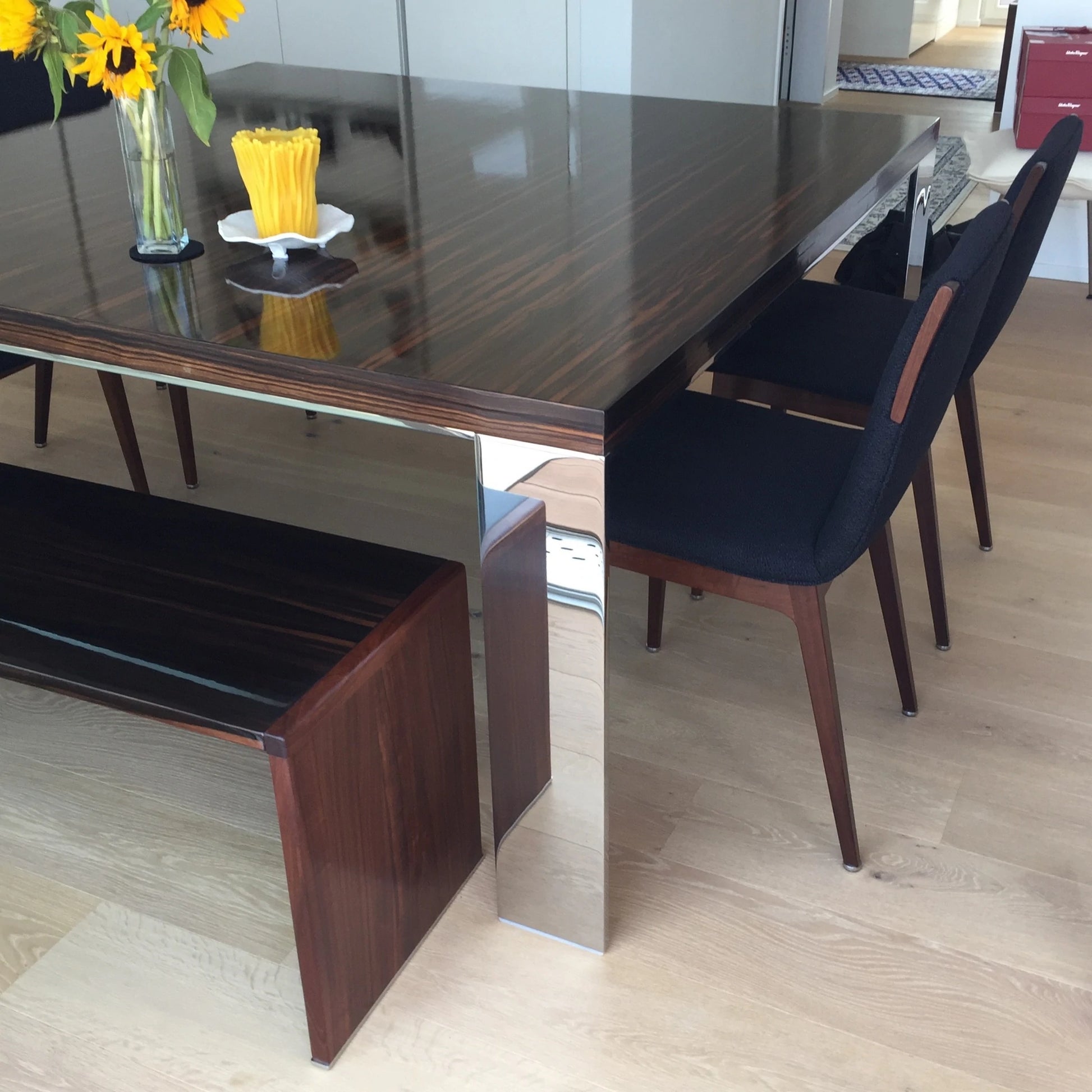 Pietari dining table by Deka
