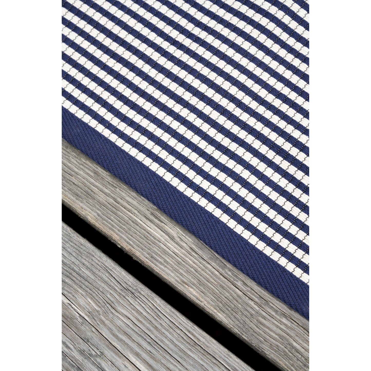 Woodnotes IN/OUT outdoor rugs