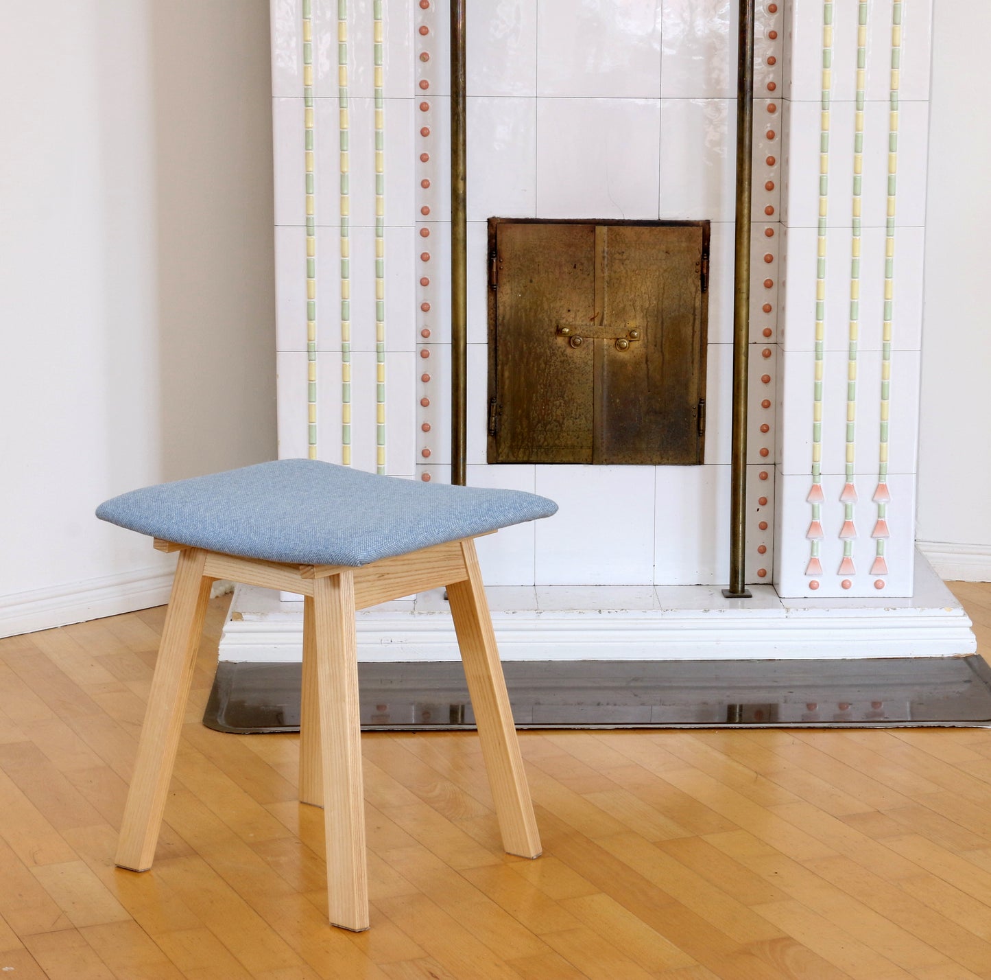 Simo stool by Deka