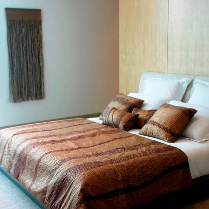 Bedspreads, cushions and wallart by Deka